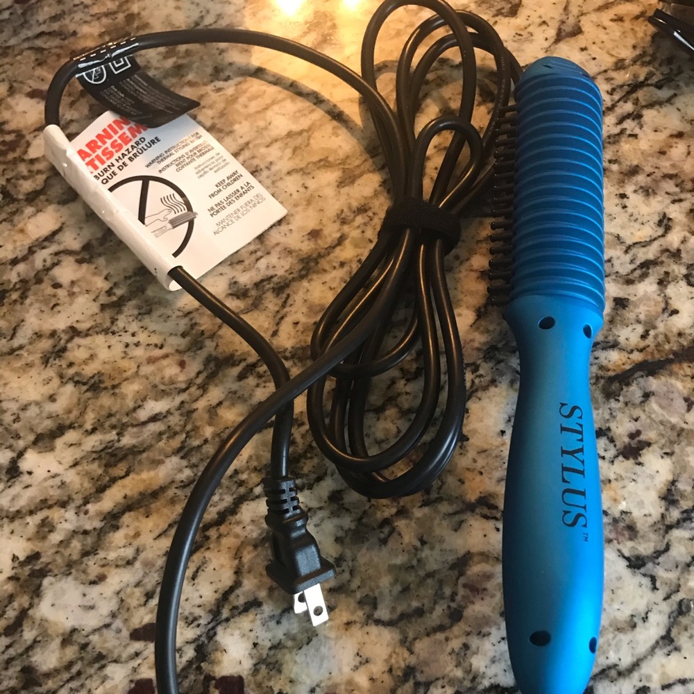 Stylus brush